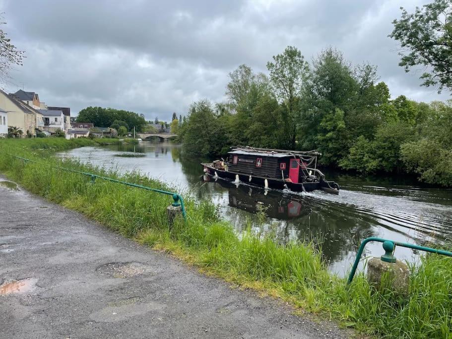 MalestroitLes Berges De L'Oustアパートメント エクステリア 写真
