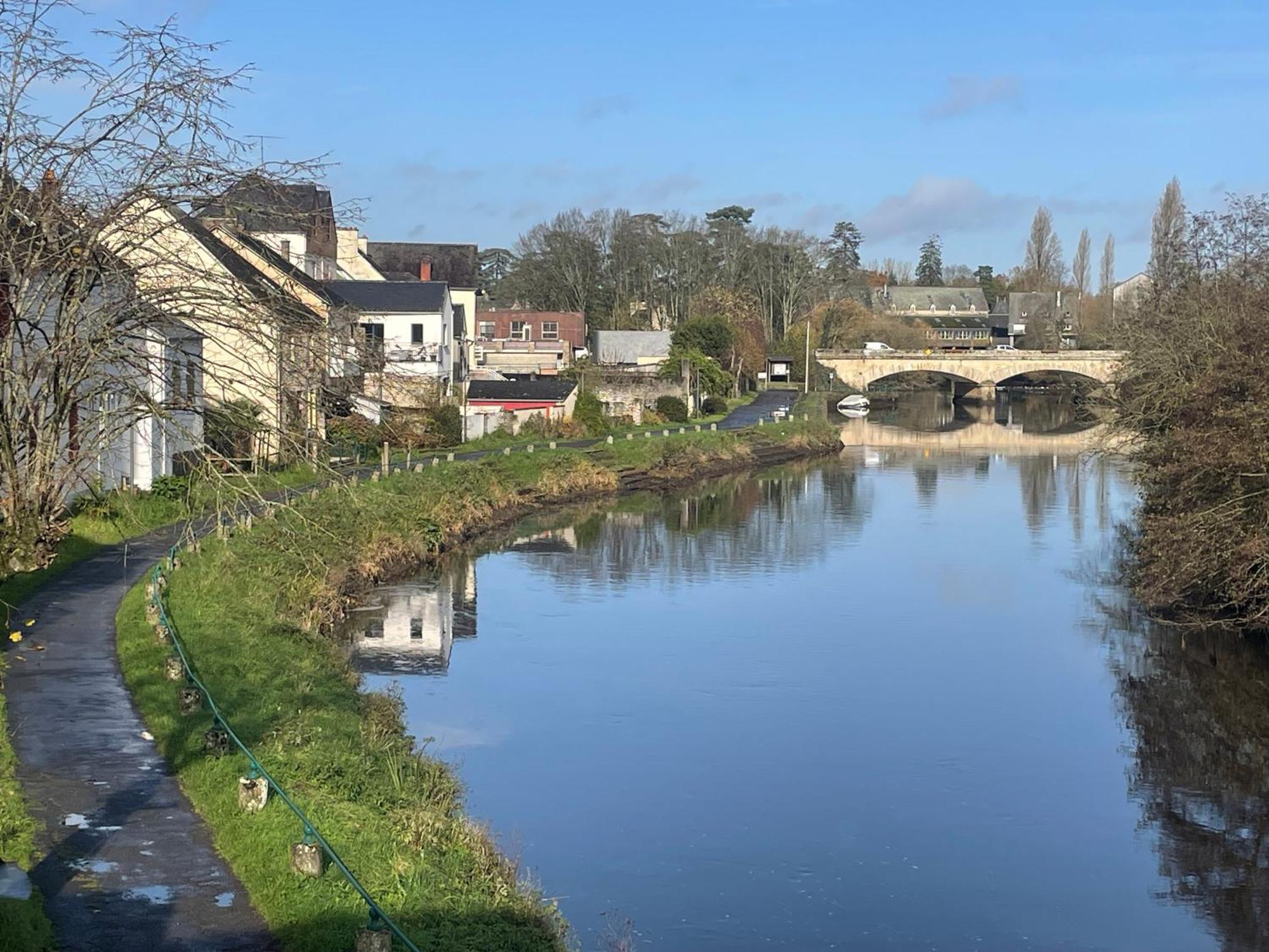 MalestroitLes Berges De L'Oustアパートメント エクステリア 写真